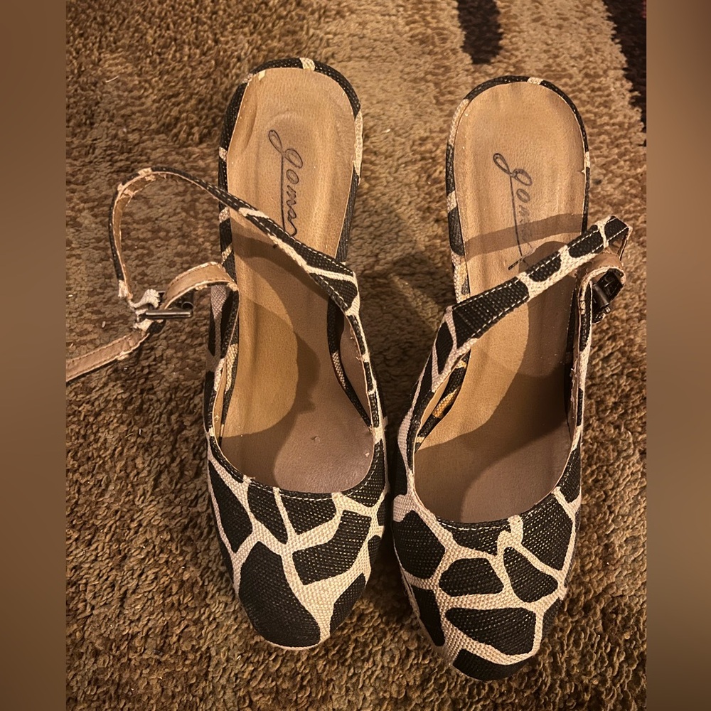 Pre-owned Jomax Animal Print Textured Pump